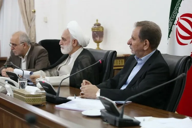 هزینه‌های جاری کشور باید با درآمد‌های مالیاتی تأمین شود
