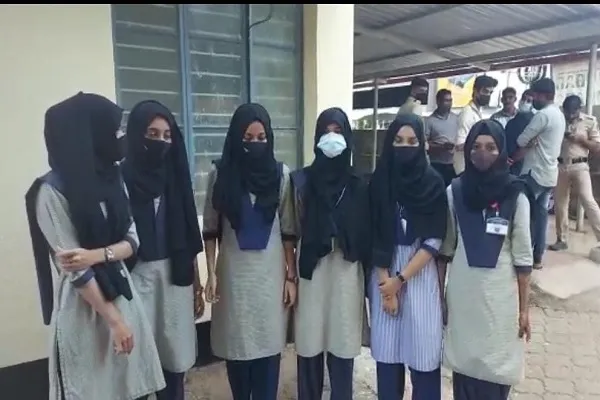 India: los estudiantes instan a la Corte Suprema a permitir el hiyab en los exámenes