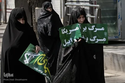 ⁨راهپیمایی نمازگزاران جمعه تبریز در حمایت از سپاه⁩