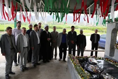دیدار خانواده شهید سرافراز وطن، «مهدی بازگیر» رفت