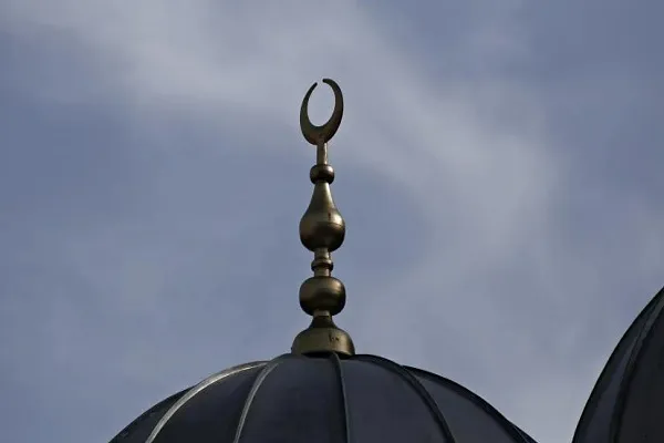 Hollandiyada yayımlanan azanla bağlı İslam əleyhinə verilən açıqlamalar narahatlıq doğurur