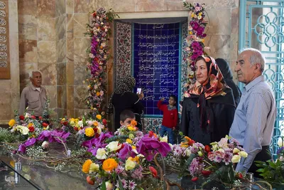 مراسم گلباران آرامگاه سعدی