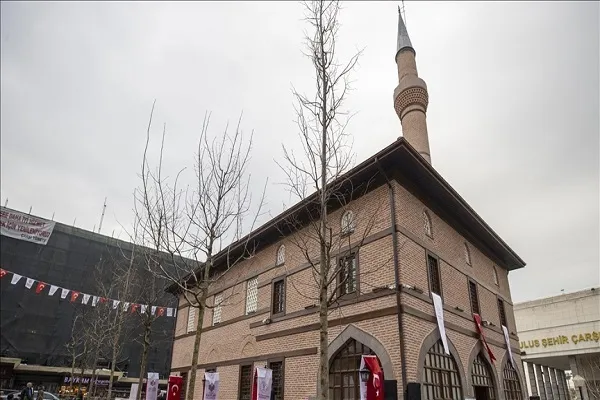 Ankarada tarixi Zincirli məscidinin açılışı olub
