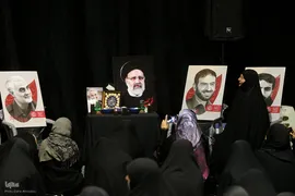 اجتماع دانشگاهیان دانشگاه‌های تهران در سوگ رییس جمهور