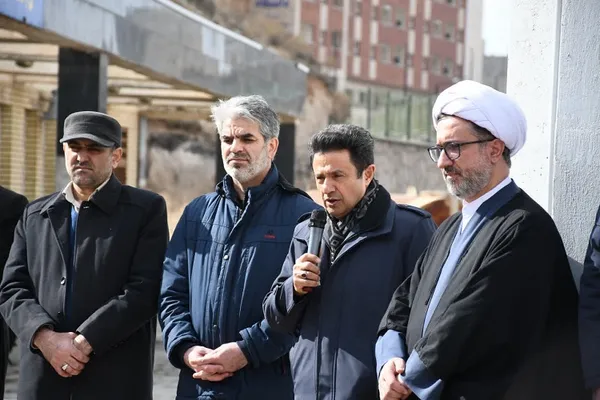 غبارروبی مزار مطهر شهدای گمنام دانشگاه تبریز