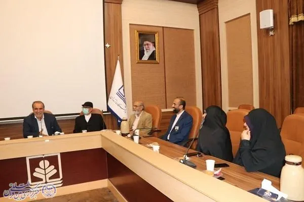 نشست مشترک رئیس دانشگاه مازندران با اعضای دفتر حفظ آثار و نشر ارزش‌های دفاع مقدس شهرستان بابلس