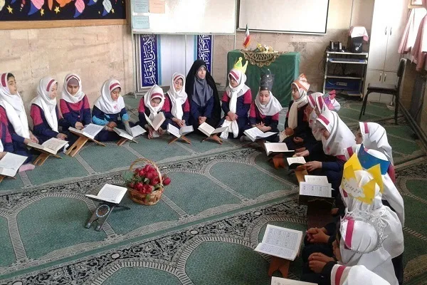 Irán: 250.000 estudiantes recibirán educación coránica este verano
