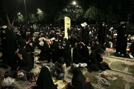 مراسم پرفیض احیای شب بیست و یکم ماه مبارک رمضان در مسجد دانشگاه تهران