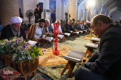 محفل قرآن کریم در مسجد نصیرالملک شیراز