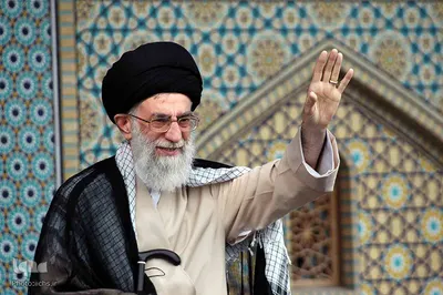 سیدعلی خامنه‌ای از تولد تا رهبری