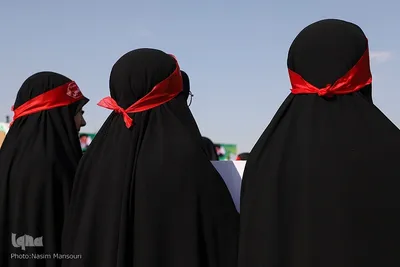 تشییع شهید گمنام با حضور دانش‌آموزان در اهواز
