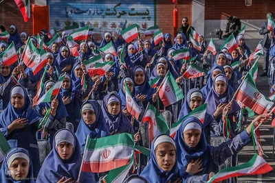 آیین نواختن زنگ انقلاب اسلامی در شیراز