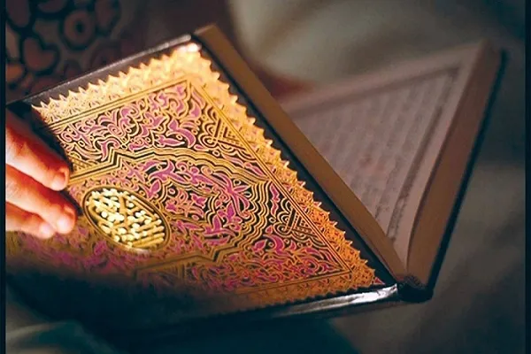 مَنْ اعتبَرَ حَذِرَ