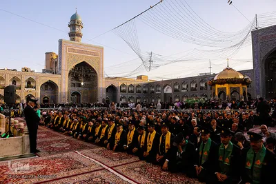 تعویض پرچم گنبد حرم امام رضا(ع)‎