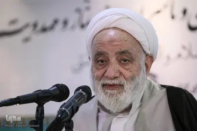 حجت الاسلام والمسلمین محسن قرائتی در نشست هم اندیشی نویسندگان و ناشران حوزه نماز و مهدویت