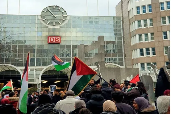 وقفات إحتجاجية في ألمانيا وبرشلونة ضد 