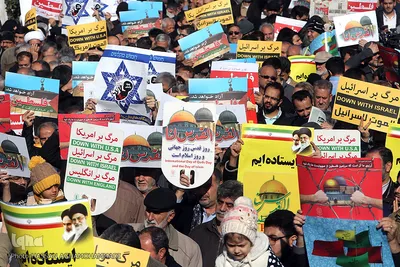  راهپیمایی نمازگزاران تهرانی در محکومیت اعلام  انتقال پایتخت رژیم صهیونیستی از «تل‌آویو» به «بیت‌المقدس» توسط رئیس جمهور آمریکا