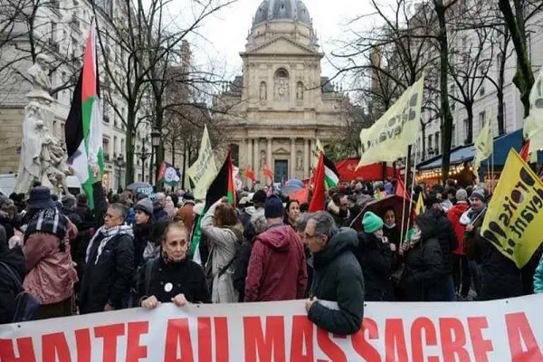 Des milliers de manifestants pro-palestiniens dans les rues de Paris