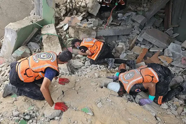 İşgalciler Gazze'nin çeşitli bölgelerini yaptığı saldırıda 15 Filistinli şehid oldu