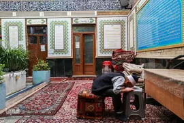 حیاط مسجد ملک آباد 