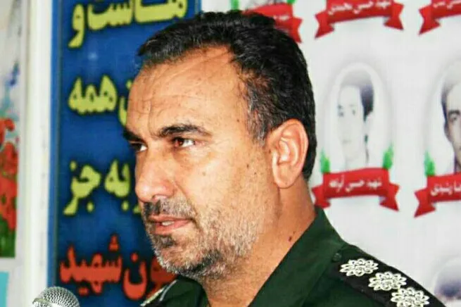 امید را در دل جوانان زنده و خدمات انقلاب را بازگو کنیم