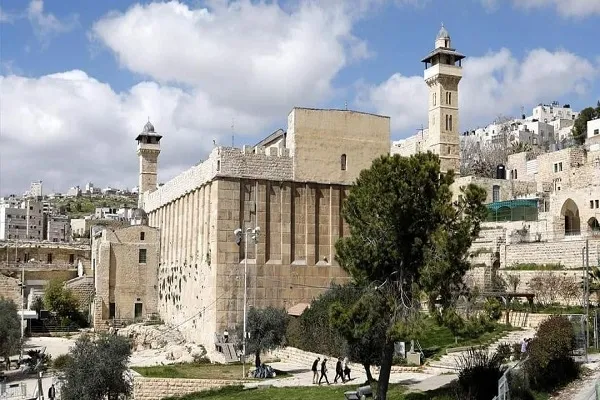 دعوات لأكبر حشد بالمسجد الإبراهيمي رفضاً لمخططات الاحتلال