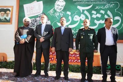 نواختن زنگ استکبارستیزی در شیراز‎