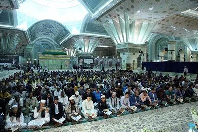 بازدید شرکت کنندگان مسابقات قرآن از حرم امام خمینی(ره)