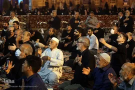 مراسم عزاداری چهارمین شب دهه اول محرم در صحن امام حسین(ع) حرم مطهر حضرت عبدالعظیم حسنی(ع) در شهر ری
