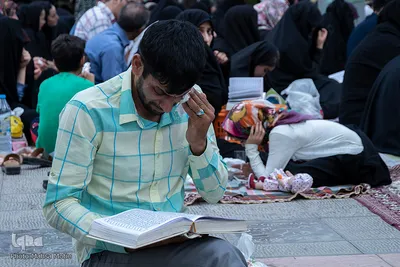 مراسم دعای عرفه در گلستان شهدای اصفهان
