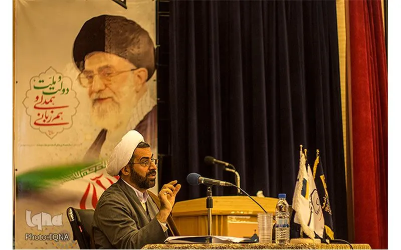 مشکل ما در نقد غرب این است که به اشتباه مسئله‌سازی می‌کنیم