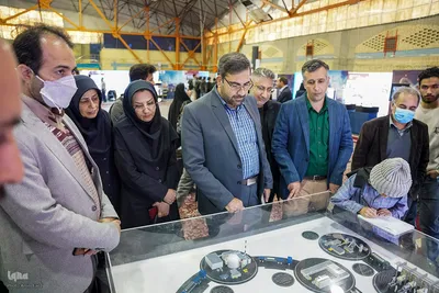 بازدید جمعی از جهادگران جهاددانشگاهی فارس از «دستاوردهای صنعت هسته‌ای»‎