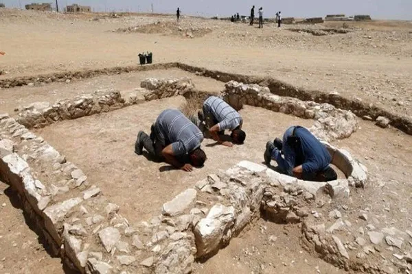 طنین‌ اذان برای نخستین بار در مسجد ۱۲۰۰ ساله