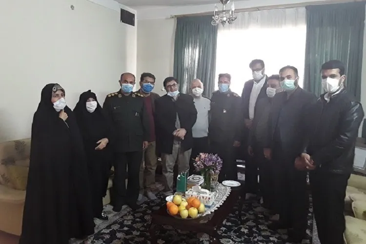 شمیم عطر فجر در دیدار با خانواده شهدای هنرمند