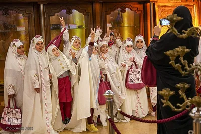 جشن تکلیف دختران دانش‌آموز در حرم مطهر شاهچراغ(ع)