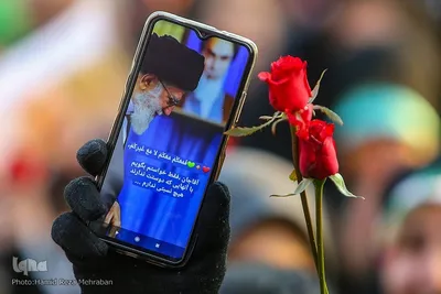 Teheraner feiern Geburtstag von Fatima Zahra (s.a.)