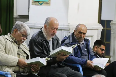 محفل انس با قرآن در مسجد تاریخی آقاباباخان شیراز