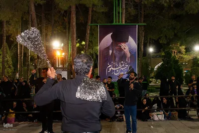 عزاداری شب هشتم محرم در گلستان شهدای اصفهان