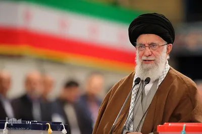 حضور رهبر معظم انقلاب در پای صندوق رأی