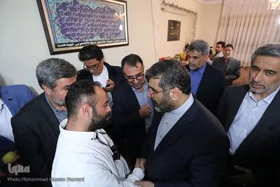 دیدار وزیر فرهنگ و ارشاد اسلامی با خانواده شهدا