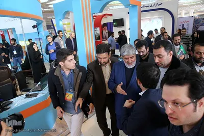 حضور علی مطهری در غرفه ایکنا 