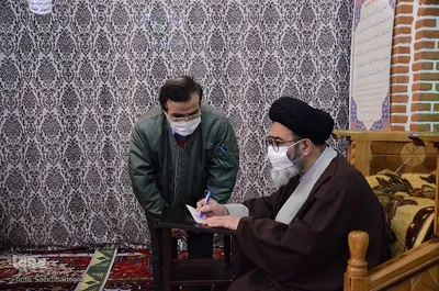 رسیدگی چهره به چهره به مشکلات مردم توسط امام جمعه تبریز‎‎