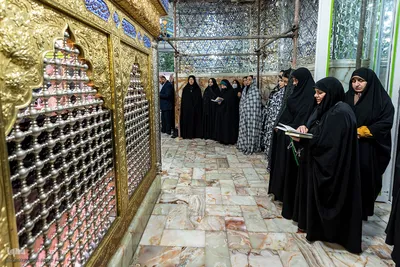 غبارروبی ضریح مطهر امامزاده حسن (ع)