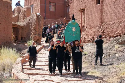 آیین سنتی «نخل‌گردانی» در روستای ابیانه نطنز