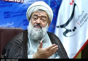ترک کردن حج به بهانه کمک به فقیران،‌ مشروع و معقول نیست