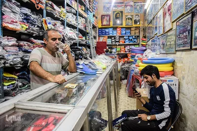 کسبه شهر روزه خود را در محل کارشان باز می‌کنند 