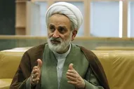 مشت گره‌کرده رهبر شهید، نماد همبستگی مردم حول محور ولایت است