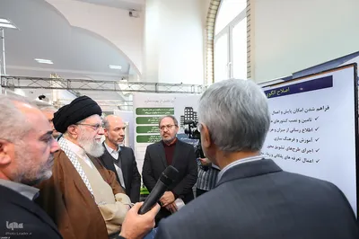 بازدید رهبر انقلاب از نمایشگاه توانمندی‌های تولید داخل