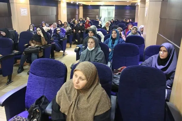 دوره سبک زندگی قرآنی با حضور بانوان سنندجی برگزار شد
