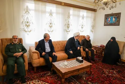 دیدار نماینده ولی‌فقیه و استاندار آذربایجان‌شرقی با خانواده شهیدان «جهانی» و «خطیبی»